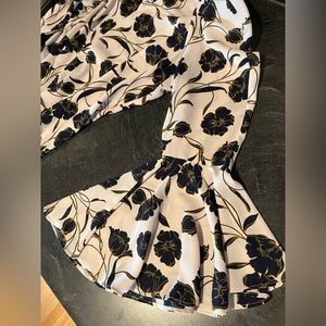 Floral print blouse with bell sleeves